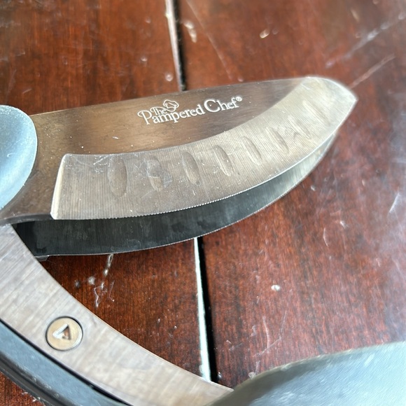 Pampered Chef Salad Chopper - Picture 4 of 6